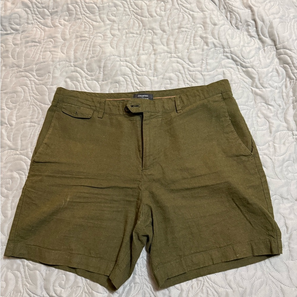 Banana Republic Factory Men's Olive Green Linen Blend Shorts, 33"